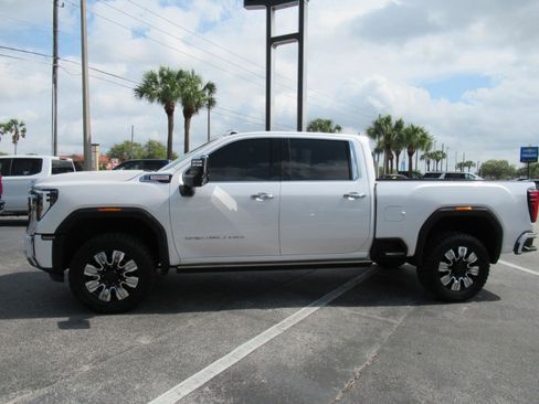 Used 2024 GMC Sierra 2500 Denali w/ Denali Reserve Package image 2