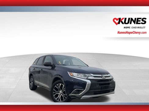 Used 2018 Mitsubishi Outlander ES image 1