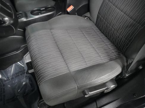 Used 2011 Jeep Wrangler Unlimited Sport image 13