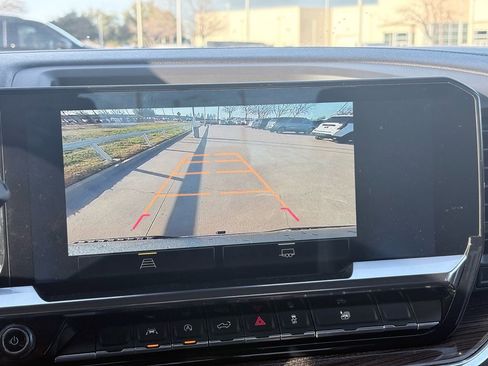 Used 2025 Chevrolet Silverado 1500 LT image 10