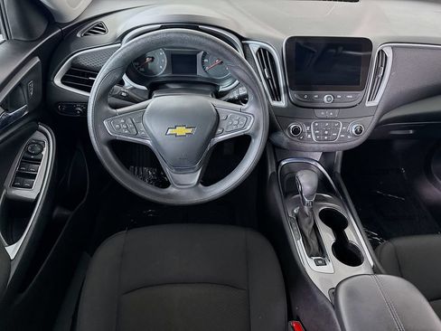 Used 2023 Chevrolet Malibu LT FWD image 3