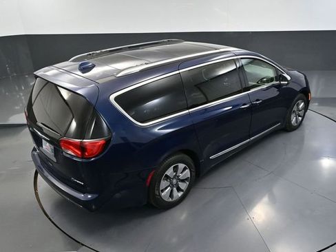 Used 2018 Chrysler Pacifica Limited w/ Advanced Safetytec Group FWD image 57