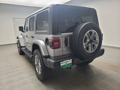 Used 2018 Jeep Wrangler Unlimited Sahara image 5