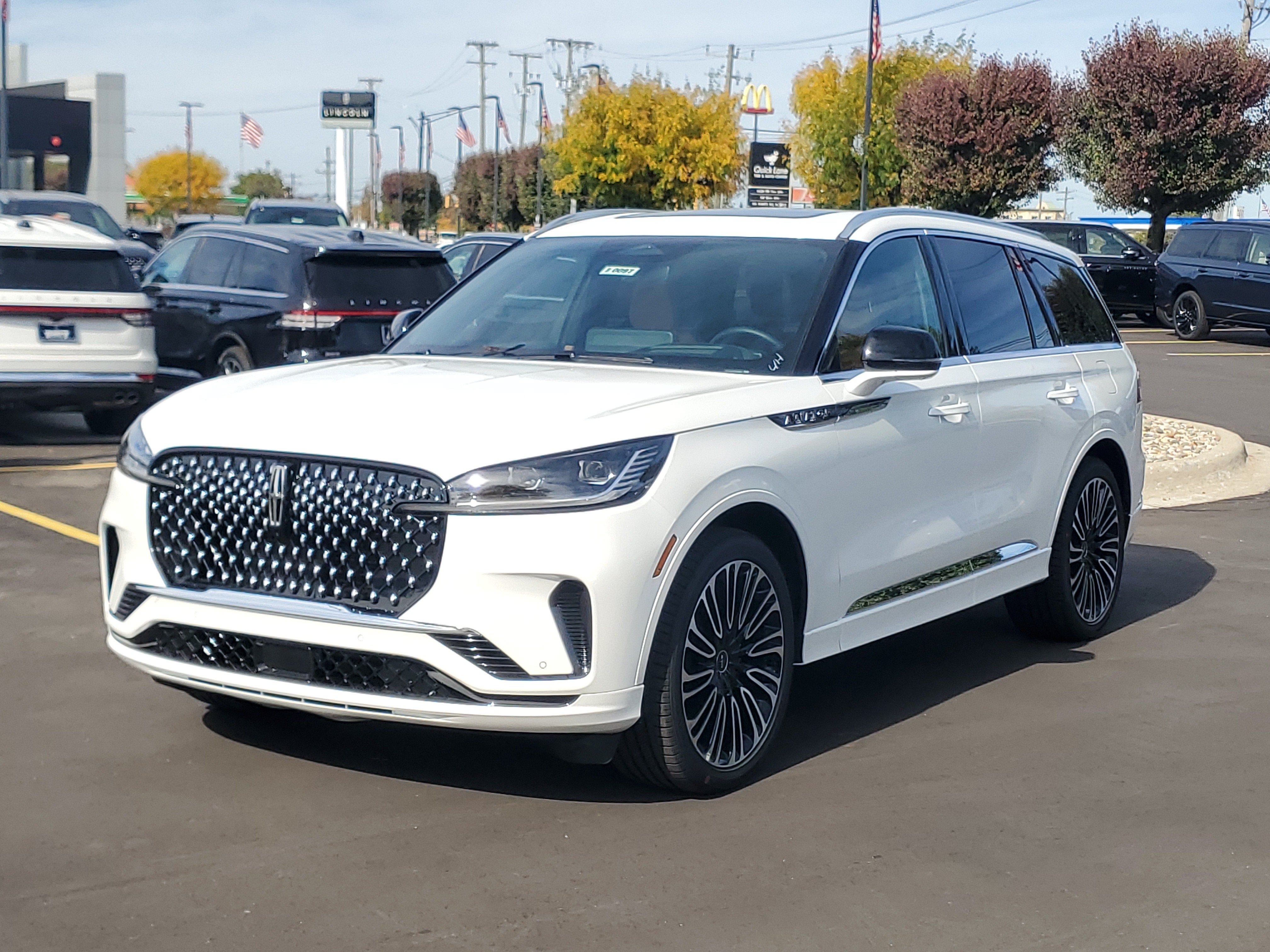 New 2027 Lincoln Aviator Black Label w/ Dynamic Handling Package AWD/4WD image 2
