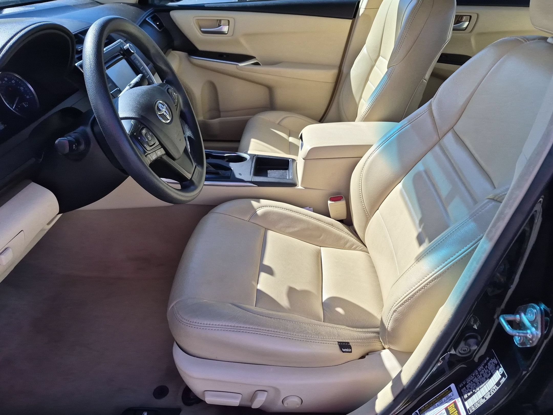 Used 2016 Toyota Camry LE FWD image 15