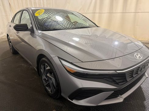 Certified 2025 Hyundai Elantra Sport w/ Cargo Package image 14