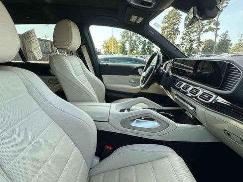 Used 2024 Mercedes-Benz GLS 450 4MATIC image 6
