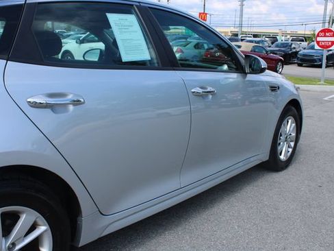 Used 2018 Kia Optima LX FWD image 44
