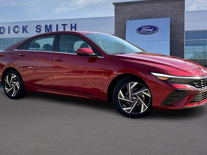 Used 2025 Hyundai Elantra SEL