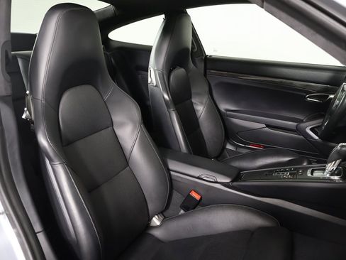 Used 2015 Porsche 911 Turbo S image 25