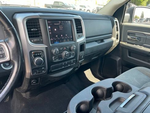 Used 2022 RAM 1500 Classic SLT w/ Electronics Convenience Group AWD/4WD image 32