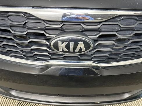 Used 2019 Kia Sorento LX w/ LX Convenience Package image 9