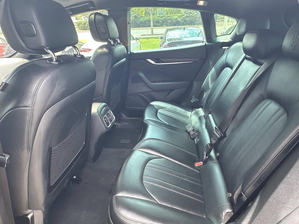 Used 2023 Maserati Levante GT AWD/4WD image 16