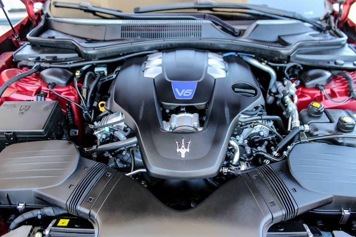 Used 2018 Maserati Ghibli S GranSport RWD image 11