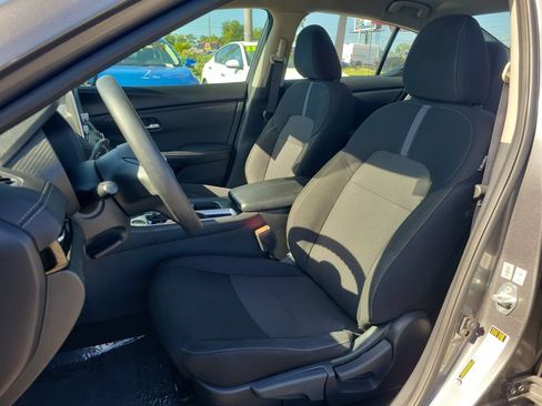 Used 2025 Nissan Sentra SV FWD image 14