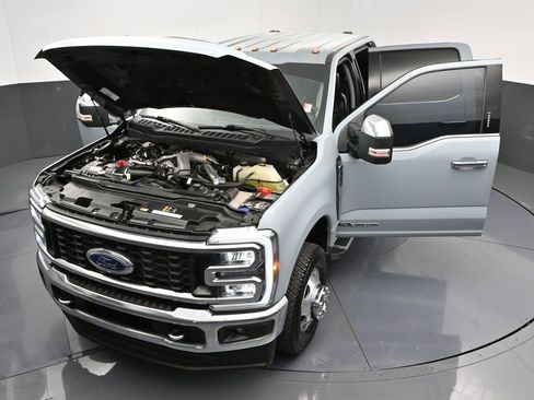 Used 2024 Ford F350 Lariat w/ Chrome Package image 49