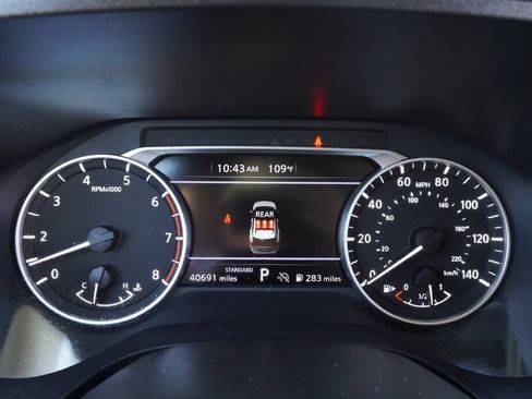 Certified 2025 Nissan Rogue SV FWD image 20