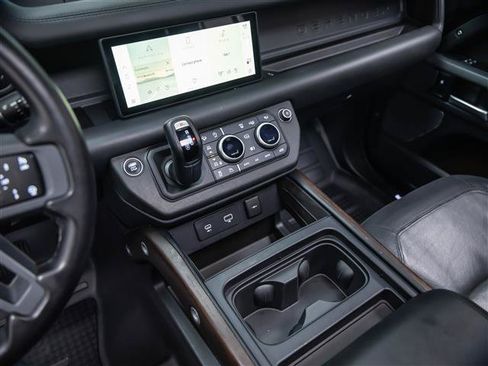 Used 2024 Land Rover Defender 110 X-Dynamic SE AWD/4WD image 26