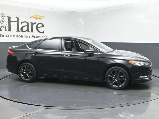 Used 2018 Ford Fusion SE w/ Equipment Group 201A FWD image 1