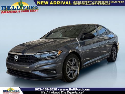 Used 2021 Volkswagen Jetta R-Line FWD image 1