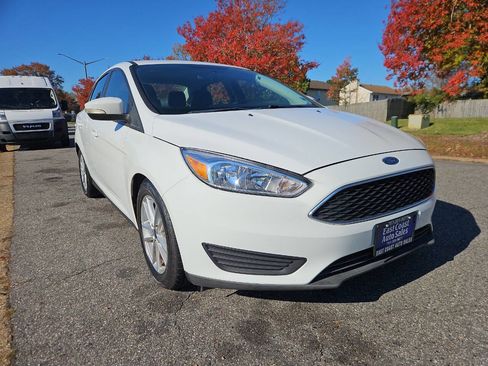 Used 2016 Ford Focus SE image 8