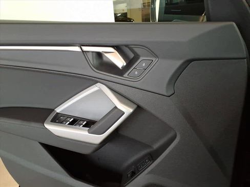 Certified 2025 Audi Q3 2.0T Premium w/ Convenience Package image 18