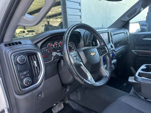Used 2021 Chevrolet Silverado 1500 LT image 12