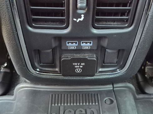Used 2020 Jeep Grand Cherokee Limited AWD/4WD image 30