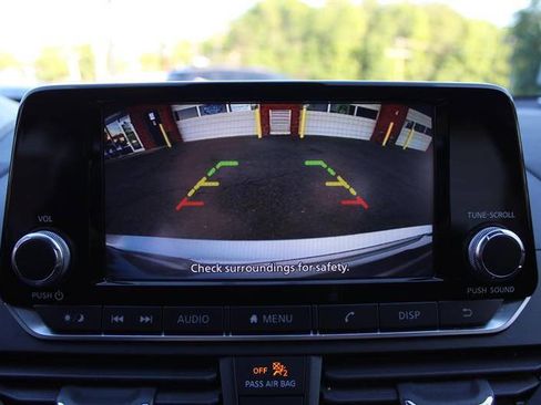 Used 2024 Nissan Altima 2.5 S FWD image 19