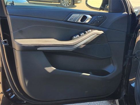 Used 2022 BMW X7 xDrive40i w/ Premium Package image 11