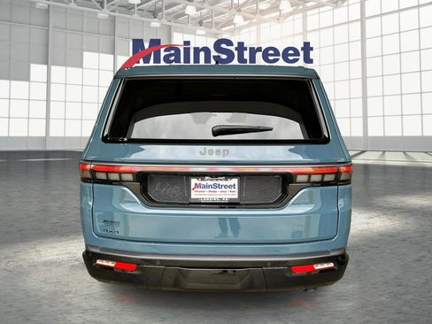 New 2026 Jeep Grand Wagoneer Limited AWD/4WD image 4