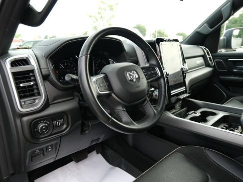 Used 2023 RAM 1500 Laramie AWD/4WD image 3