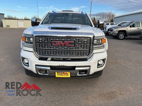 Used 2018 GMC Sierra 3500 Denali w/ Duramax Plus Package image 2