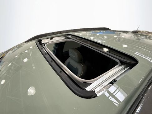 New 2026 Chevrolet Trax ACTIV w/ Sunroof Package FWD image 22
