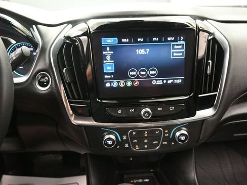 Used 2023 Chevrolet Traverse LT FWD image 10