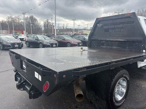 Used 2024 Chevrolet Silverado 3500 LT w/ Convenience Package image 10