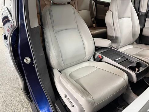 Used 2019 Honda Odyssey EX-L image 24