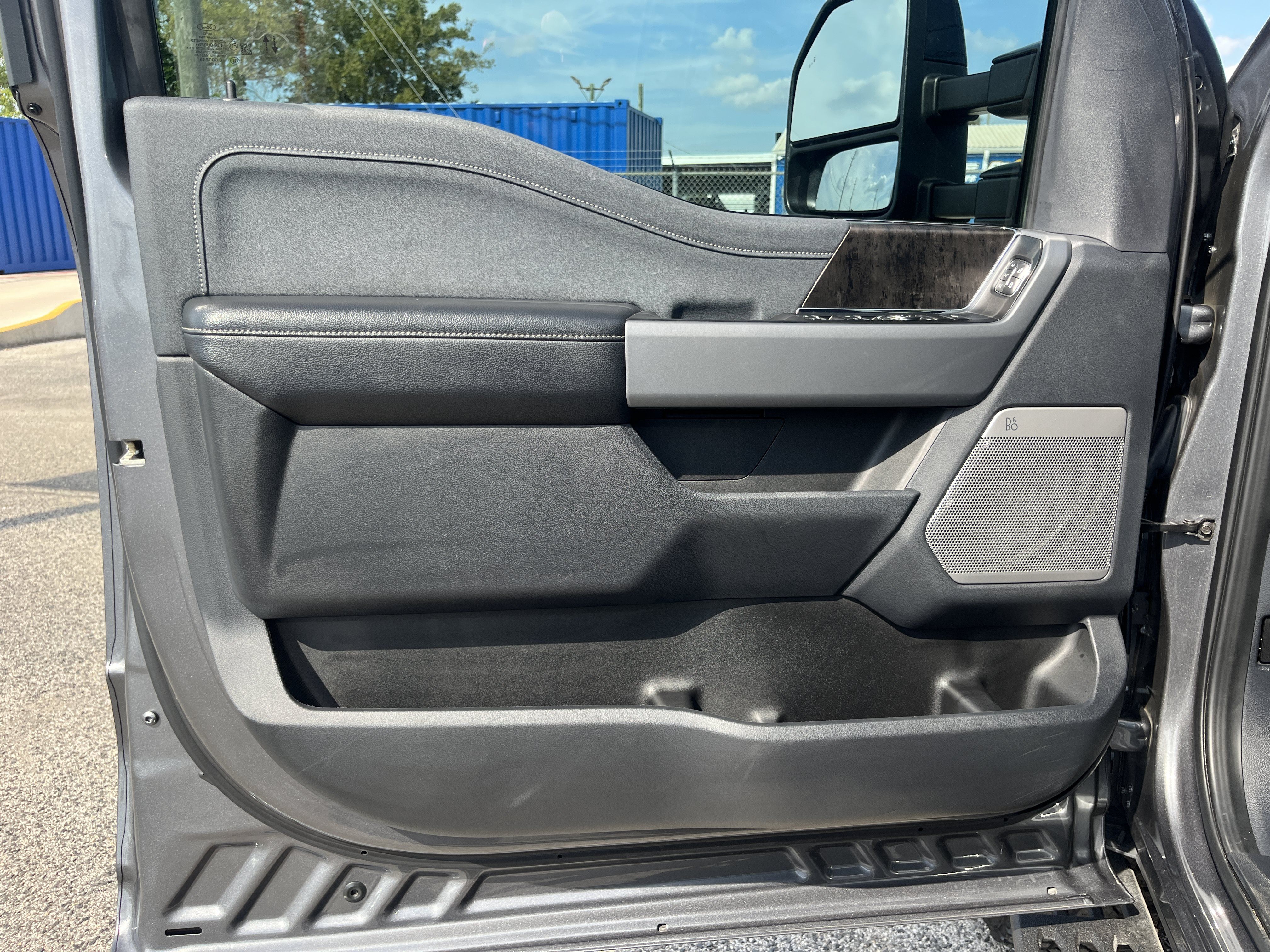 Used 2024 Ford F250 Lariat w/ Lariat Ultimate Package AWD/4WD image 13