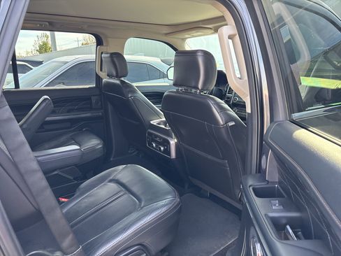 Used 2019 Ford Expedition Platinum image 8
