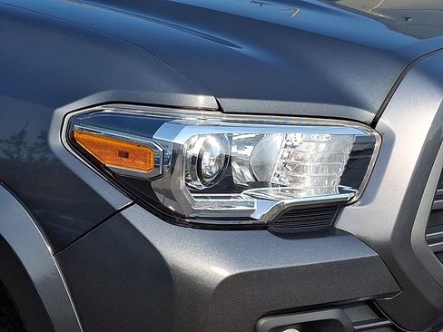 Certified 2023 Toyota Tacoma TRD Sport AWD/4WD image 9