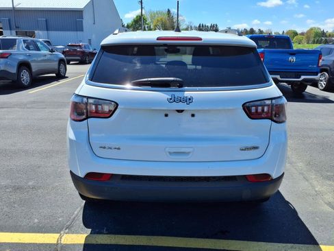 Used 2022 Jeep Compass Latitude w/ Convenience Group image 6