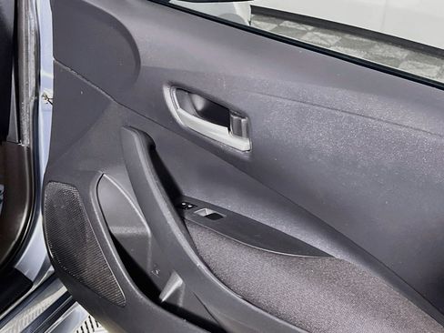 Used 2020 Toyota Corolla LE FWD image 32