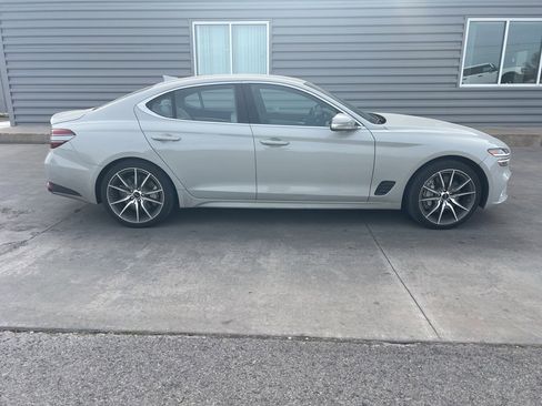 Used 2025 Genesis G70 2.5T image 4