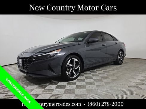 Used 2023 Hyundai Elantra SEL w/ Convenience Package FWD image 3