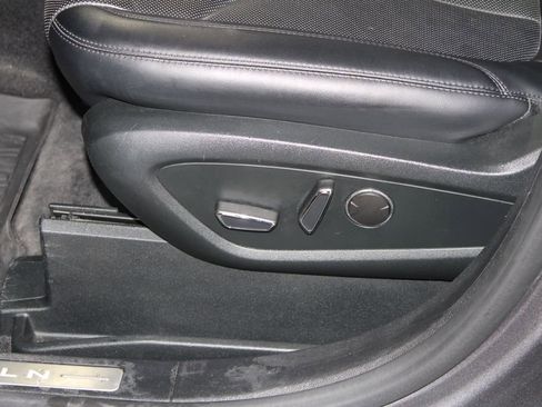 Used 2022 Lincoln Nautilus Reserve image 22