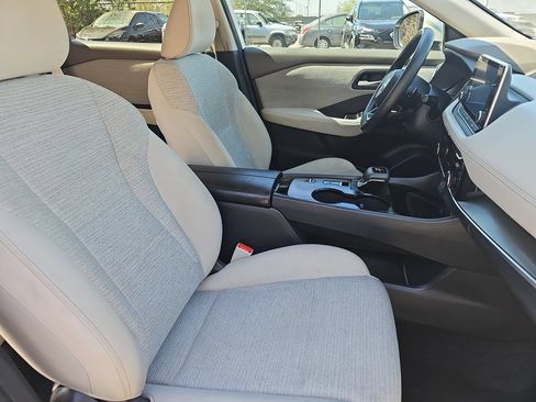 Used 2023 Nissan Rogue SV FWD image 10