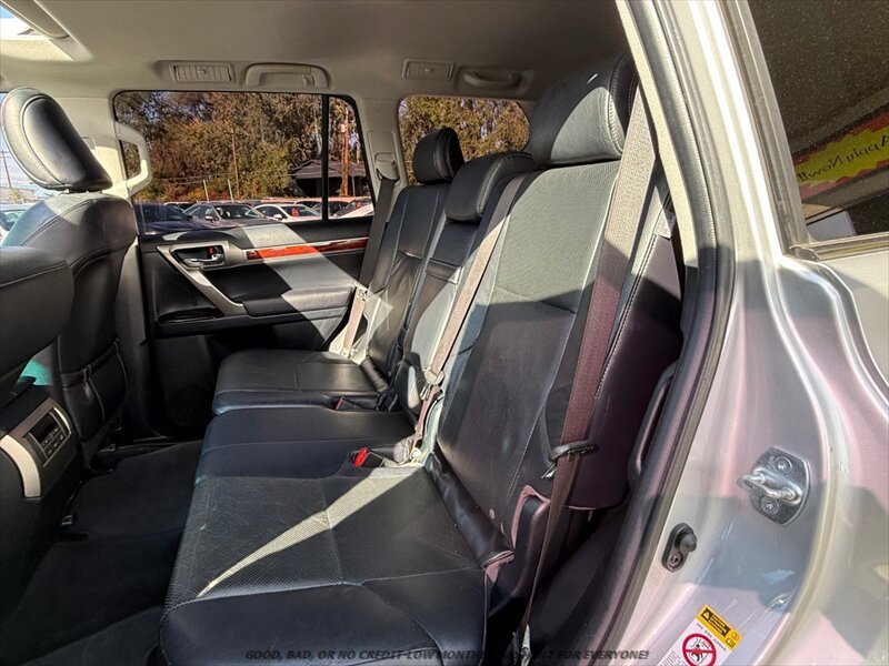 Used 2010 Lexus GX 460 w/ Convenience Pkg AWD/4WD image 16