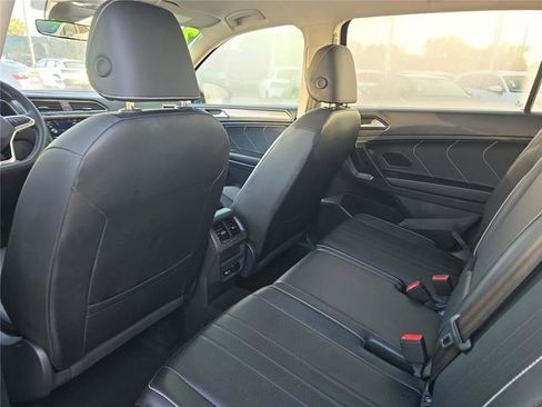 Used 2024 Volkswagen Tiguan SE image 10