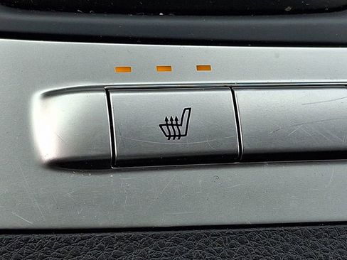 Used 2024 Kia Carnival LX FWD image 26