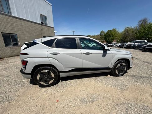 Used 2024 Hyundai Kona Limited FWD image 7